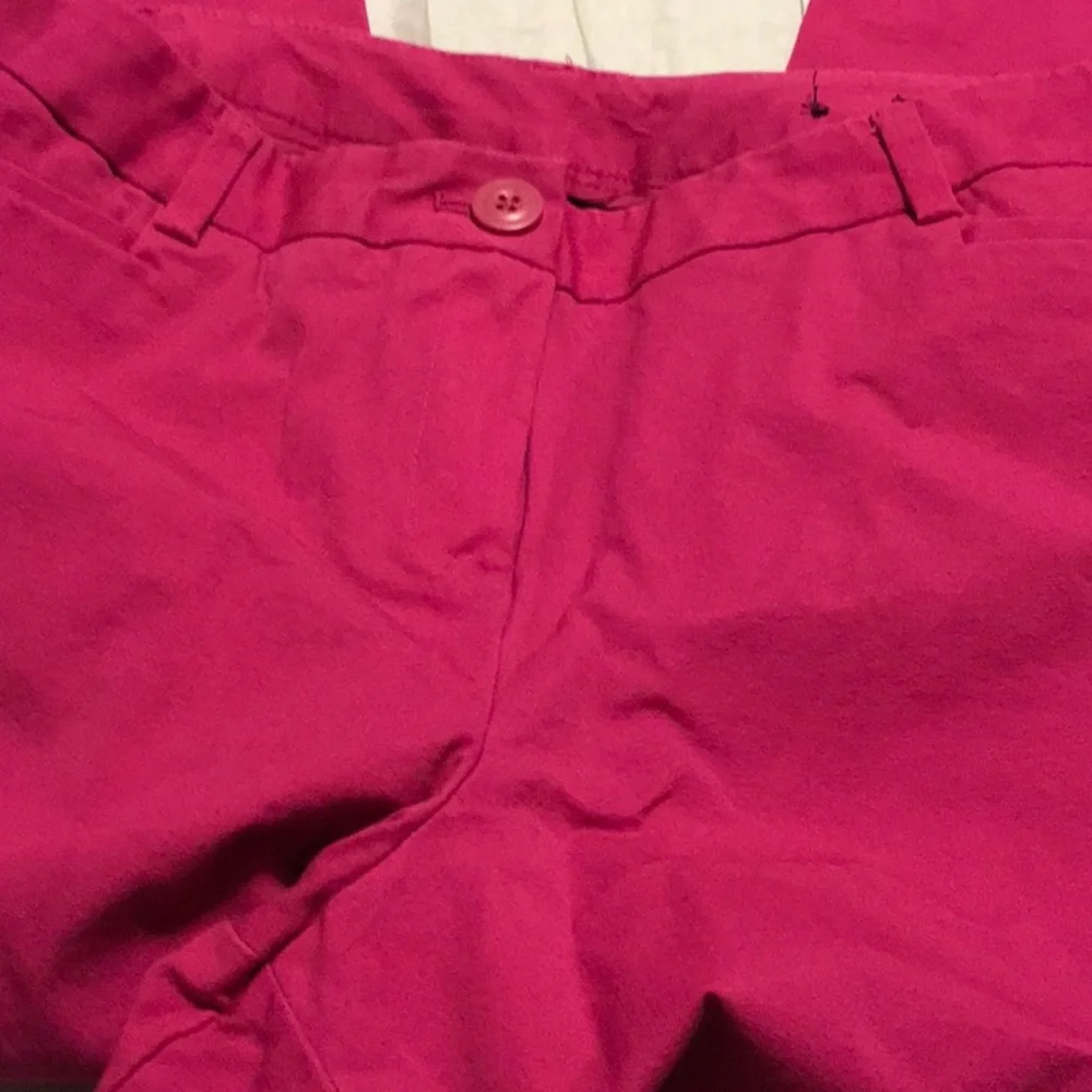 Lane Bryant,Cropped jeans,Size 16, Magenta Jeans,4 pockets, has stretch - Picture 3 of 5
